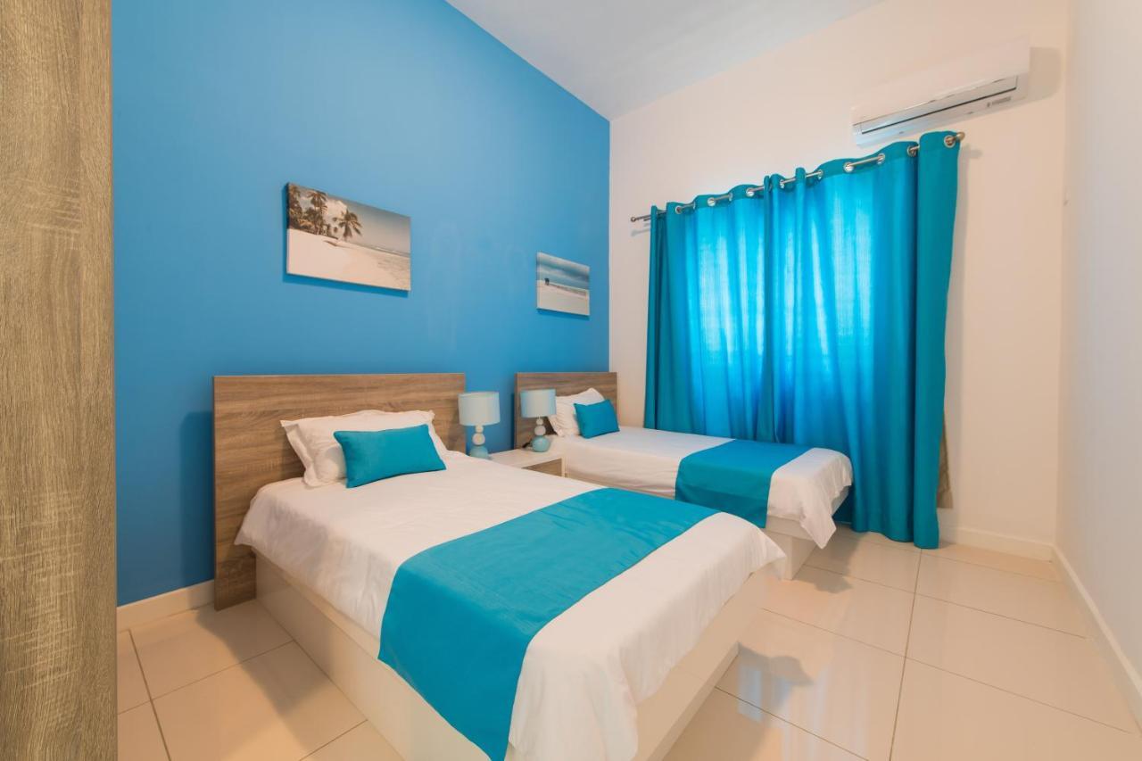 Pierre Bleue Beachfront Villa Flic en Flac Exterior photo
